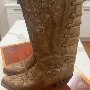 CORRAL Women's Inlay and Straps Cowgirl Boot Snip Toe